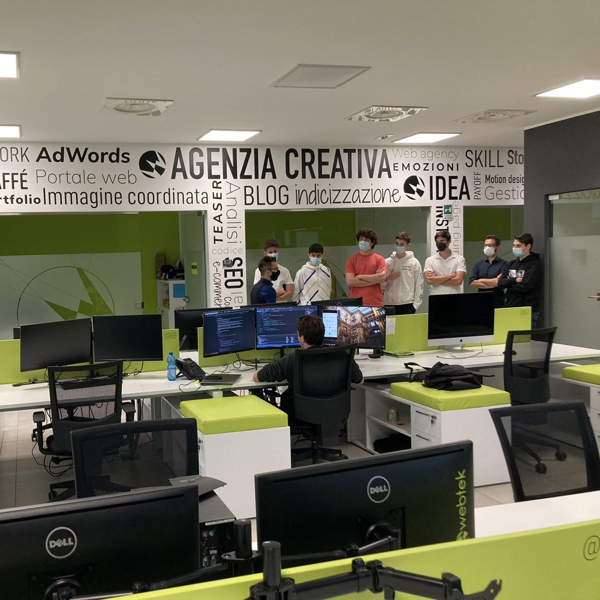 My work cbc028c5 6aed 46d7 91d8 913029d092fb